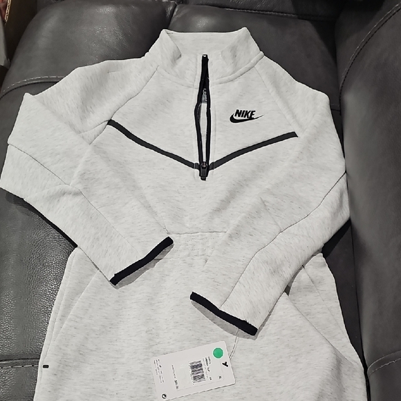 Nike Light Gray Half-Zip Pullover with Black Details - Picture 1 of 12